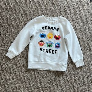 H&M KIDSx Sesame Street sweatshirt